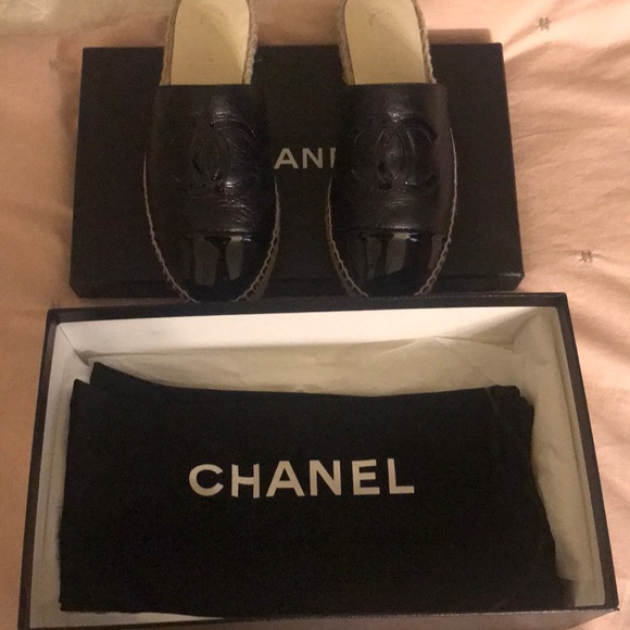 Chanel Black Espadrilles slides - Picture 4 of 12